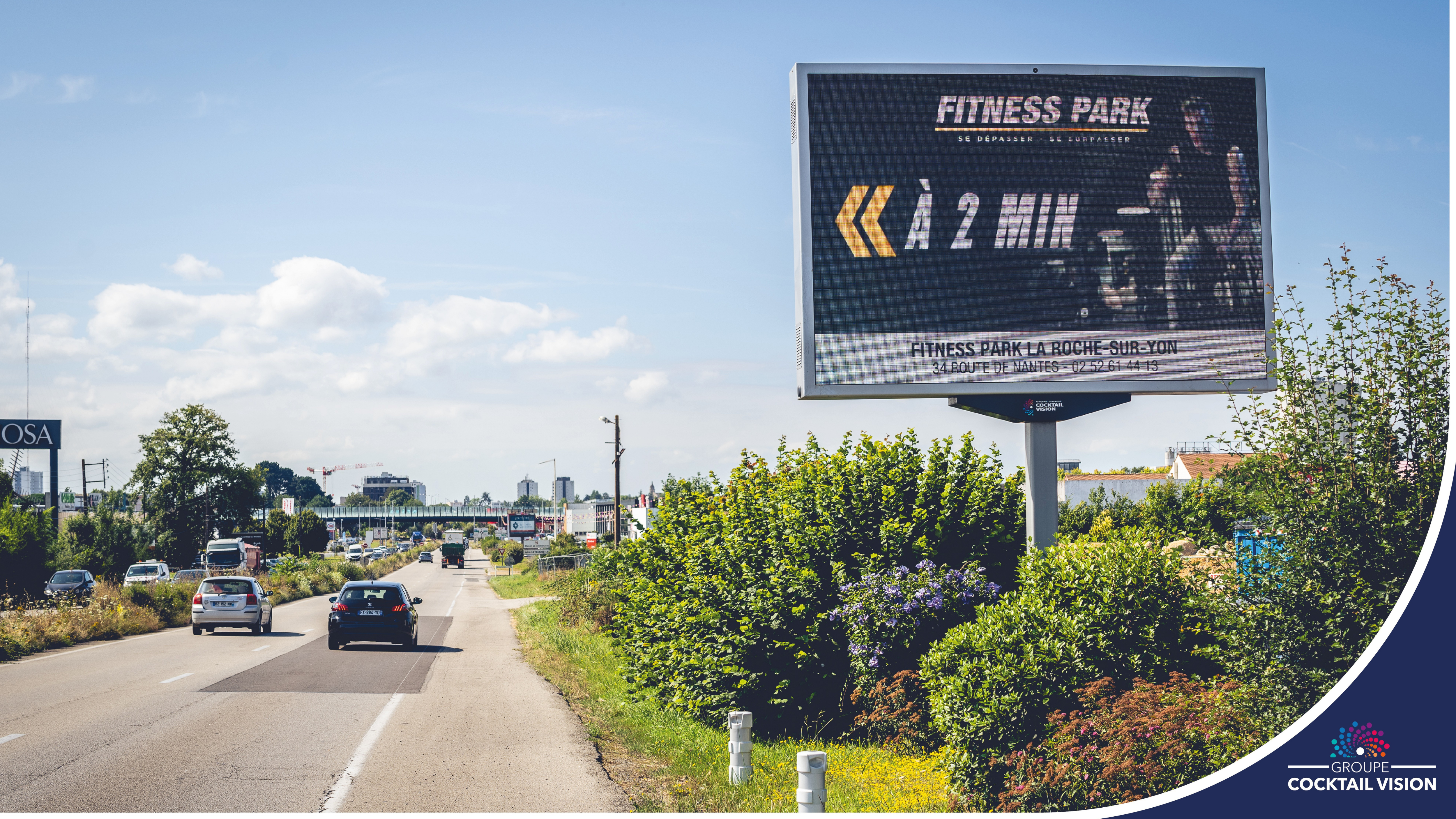 media owner cocktail spotlight partners with Vistar Media in DOOH