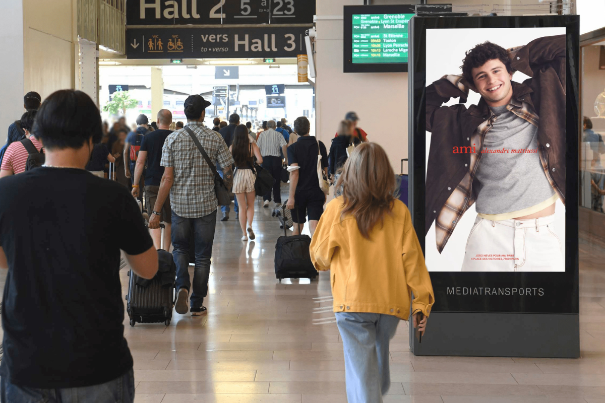 Ami Paris programmatic DOOH campaign x Vistar Media for new pop up store in Paris
