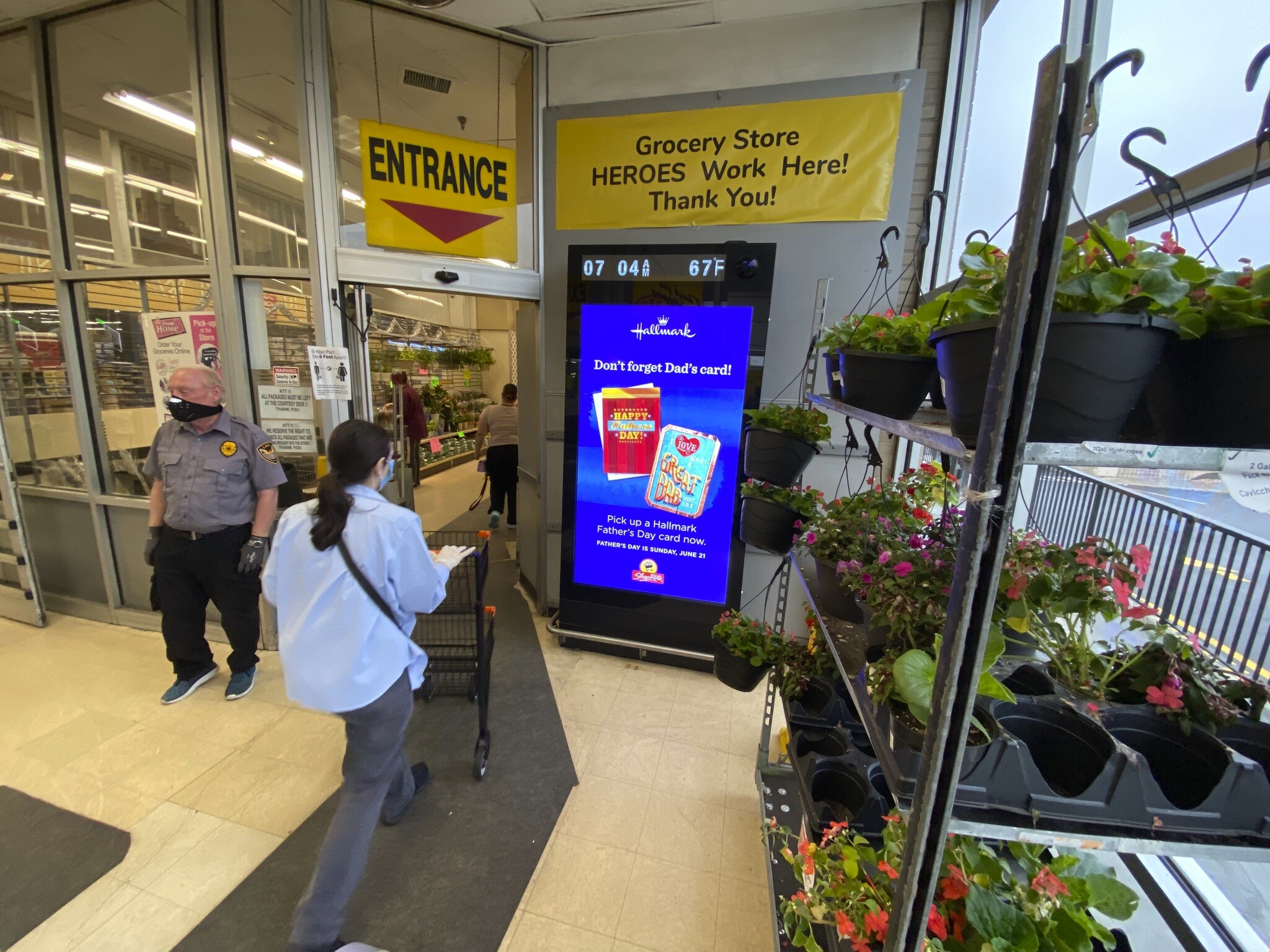 in-store digital signage screen