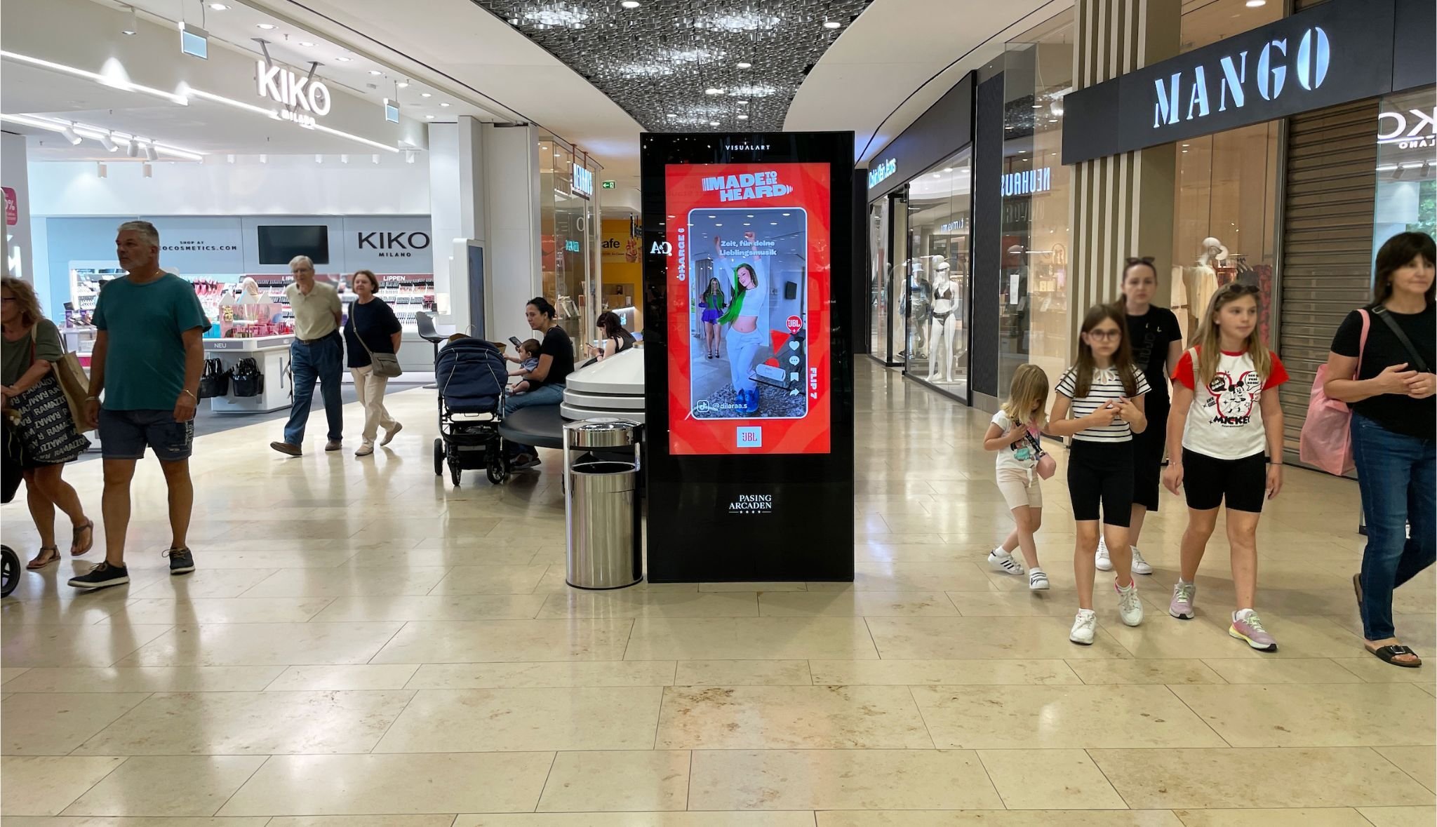 Mall DOOH image