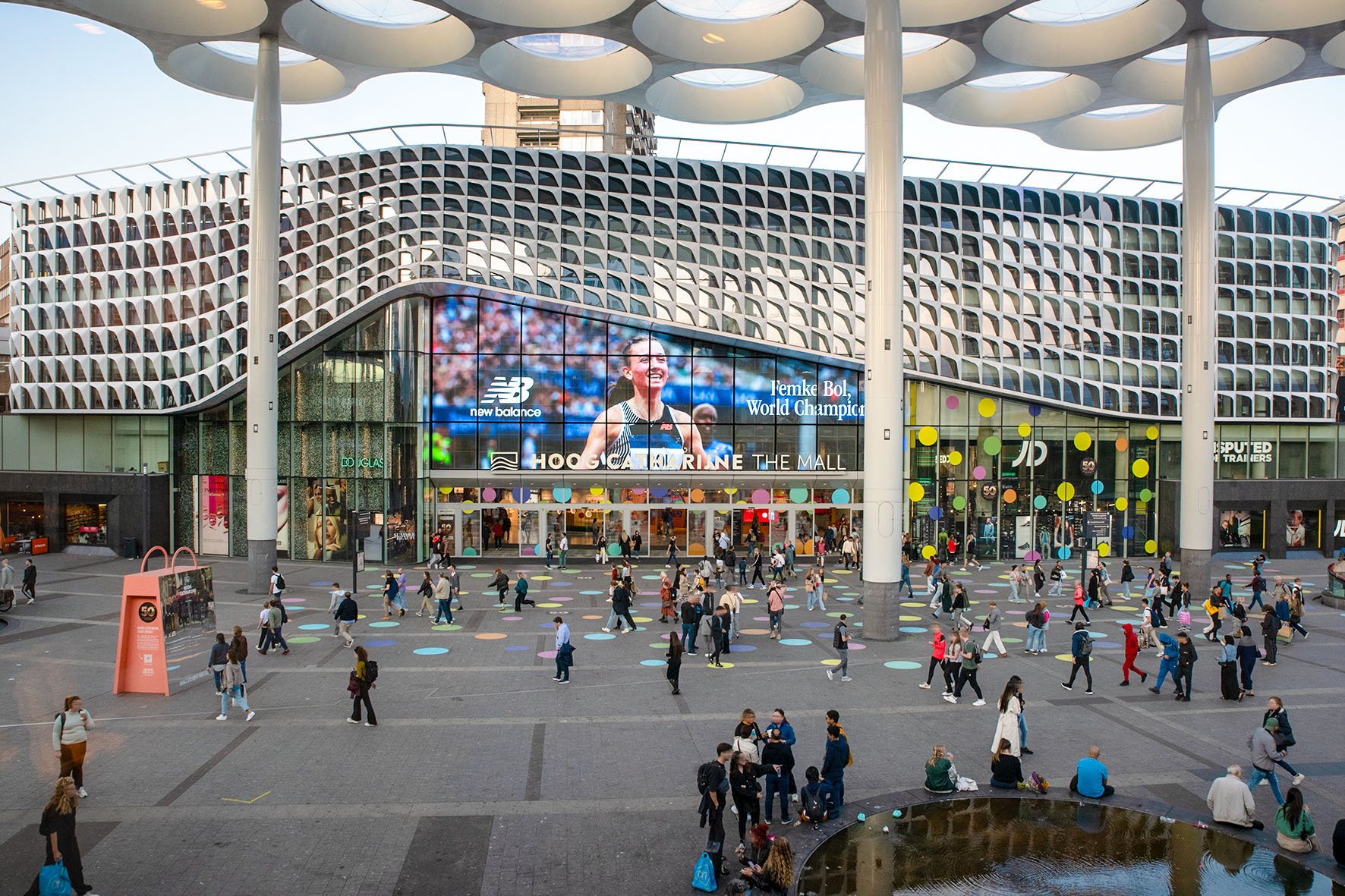 Chiến dịch DOOH thực tế New Balance tại Utrecht