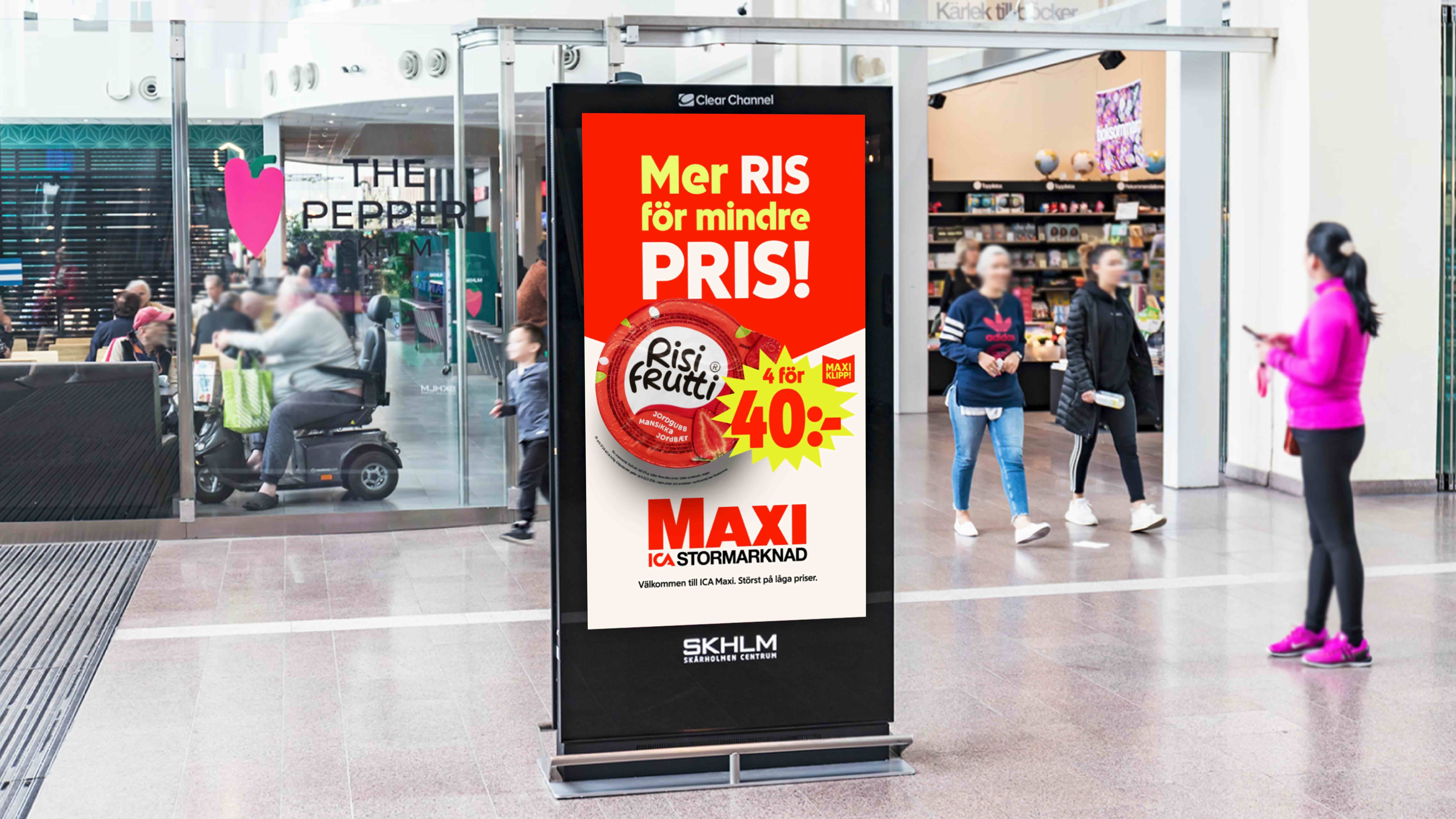 ICA Maxi out-of-home campaign in mall