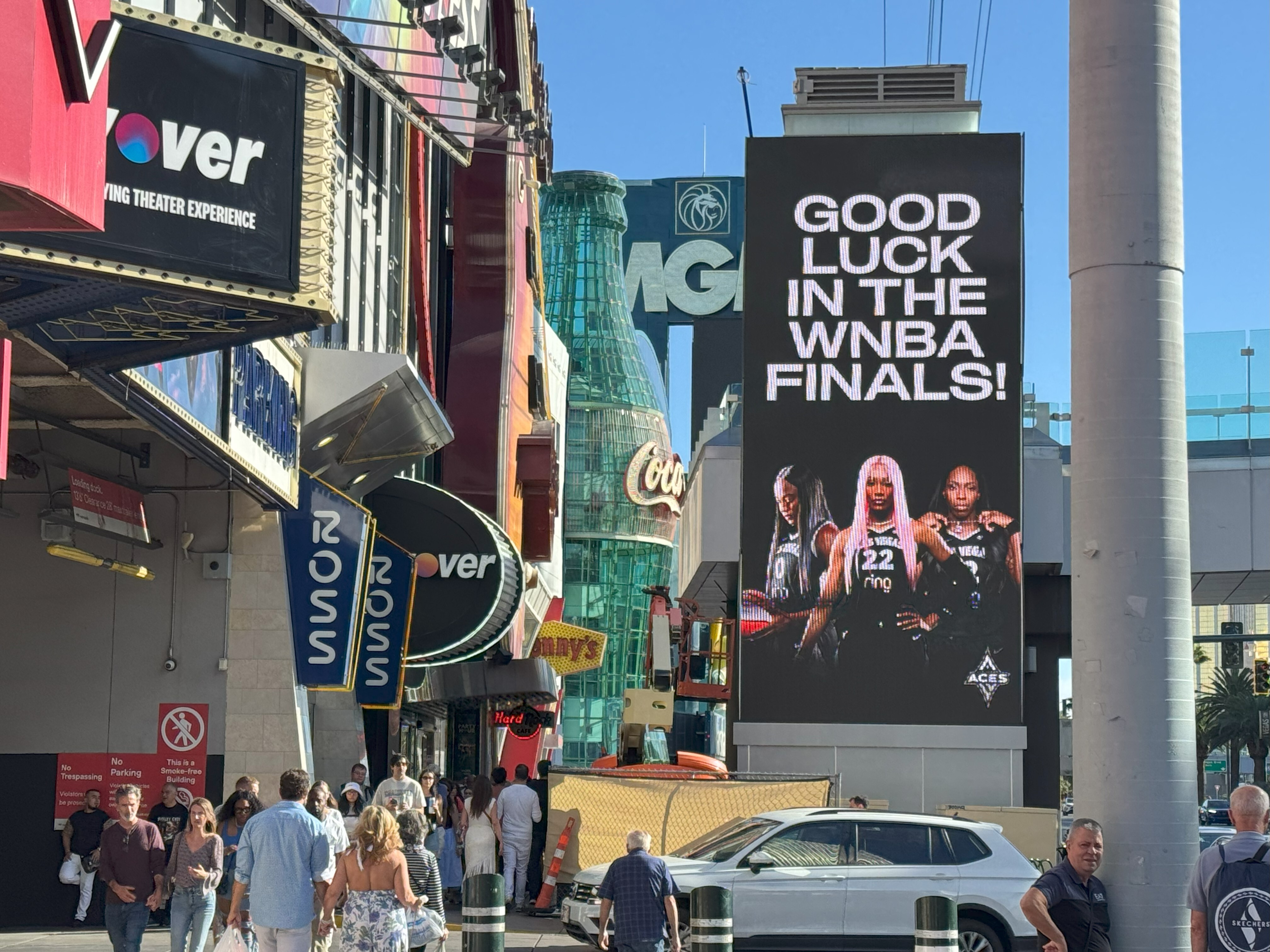 Aces_Showcase_VSTN_SpotlightOutdoor