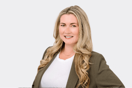 Headshot of SVP of People Operations Meg Fireman-1