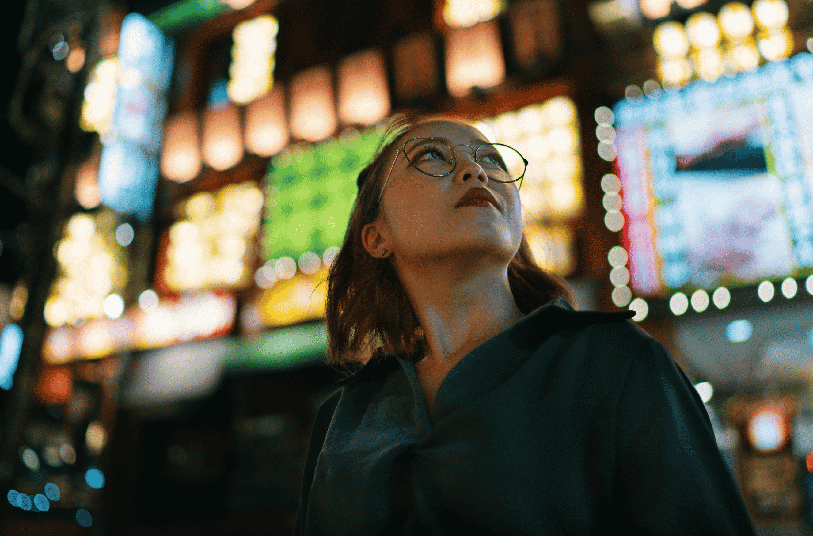 Woman_DOOH_Japan