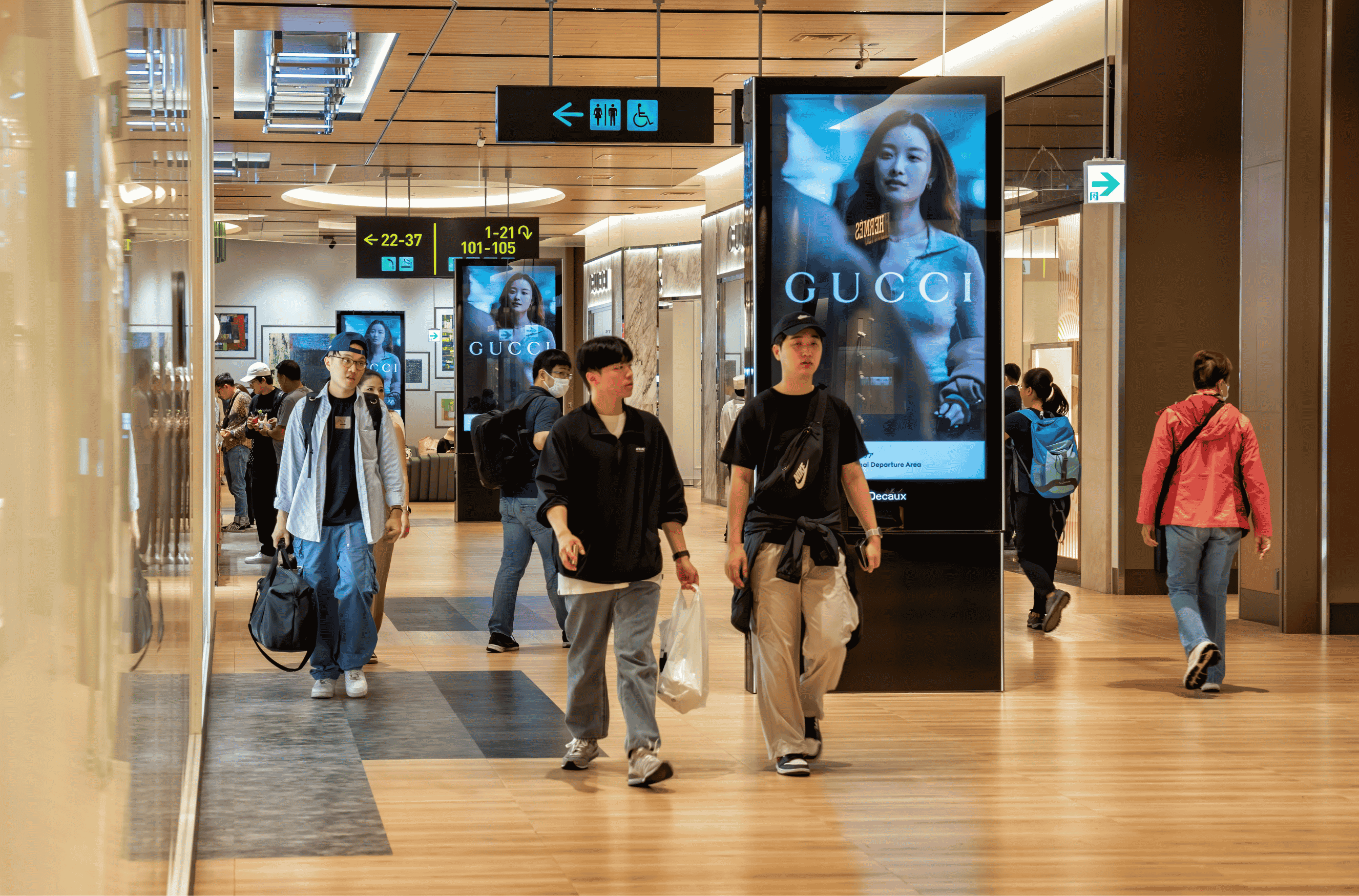 JP_Kansai_Airport_MCDecaux_DOOH