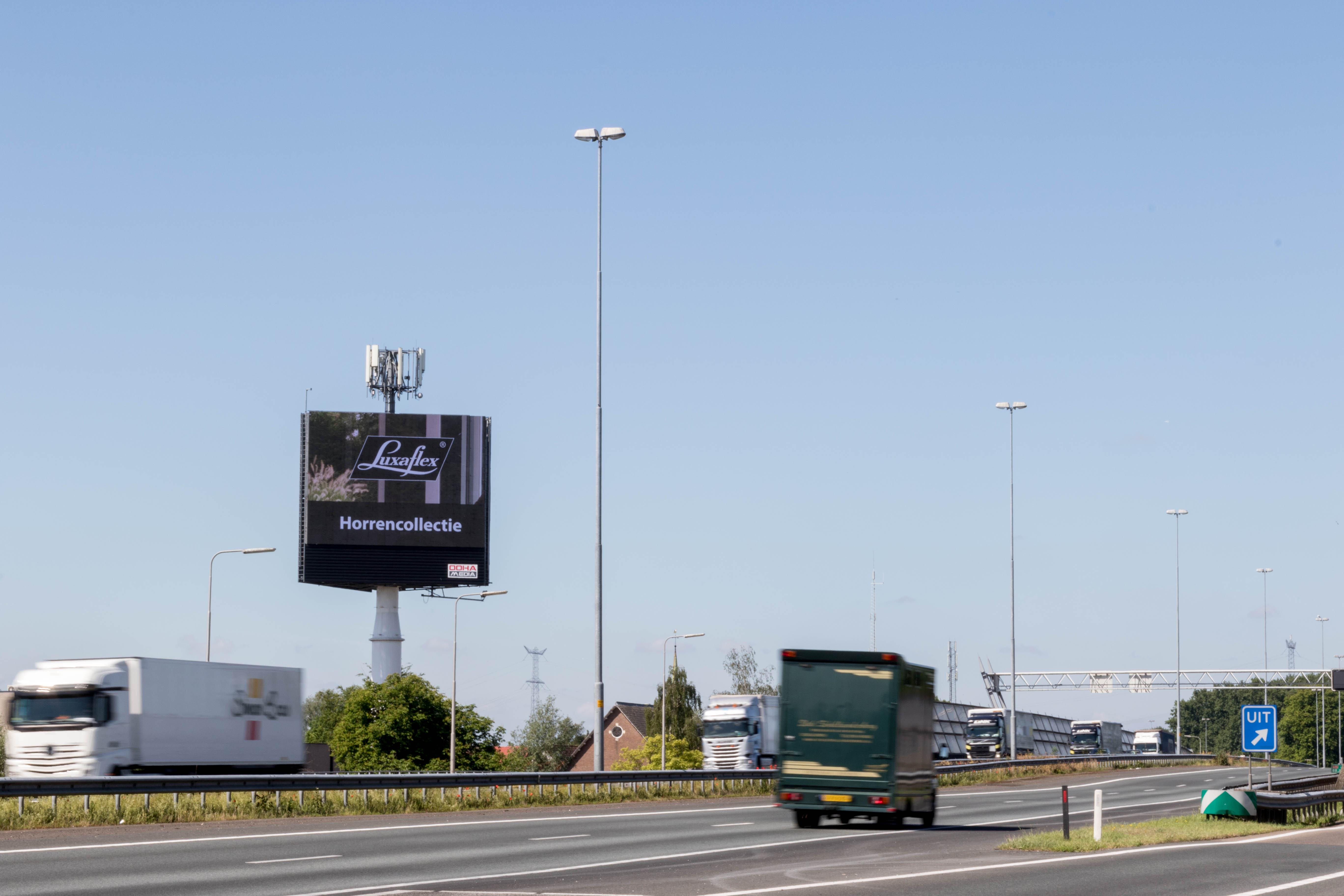 Luxaflex Uses Location Targeting & Weather Triggers for Relevance