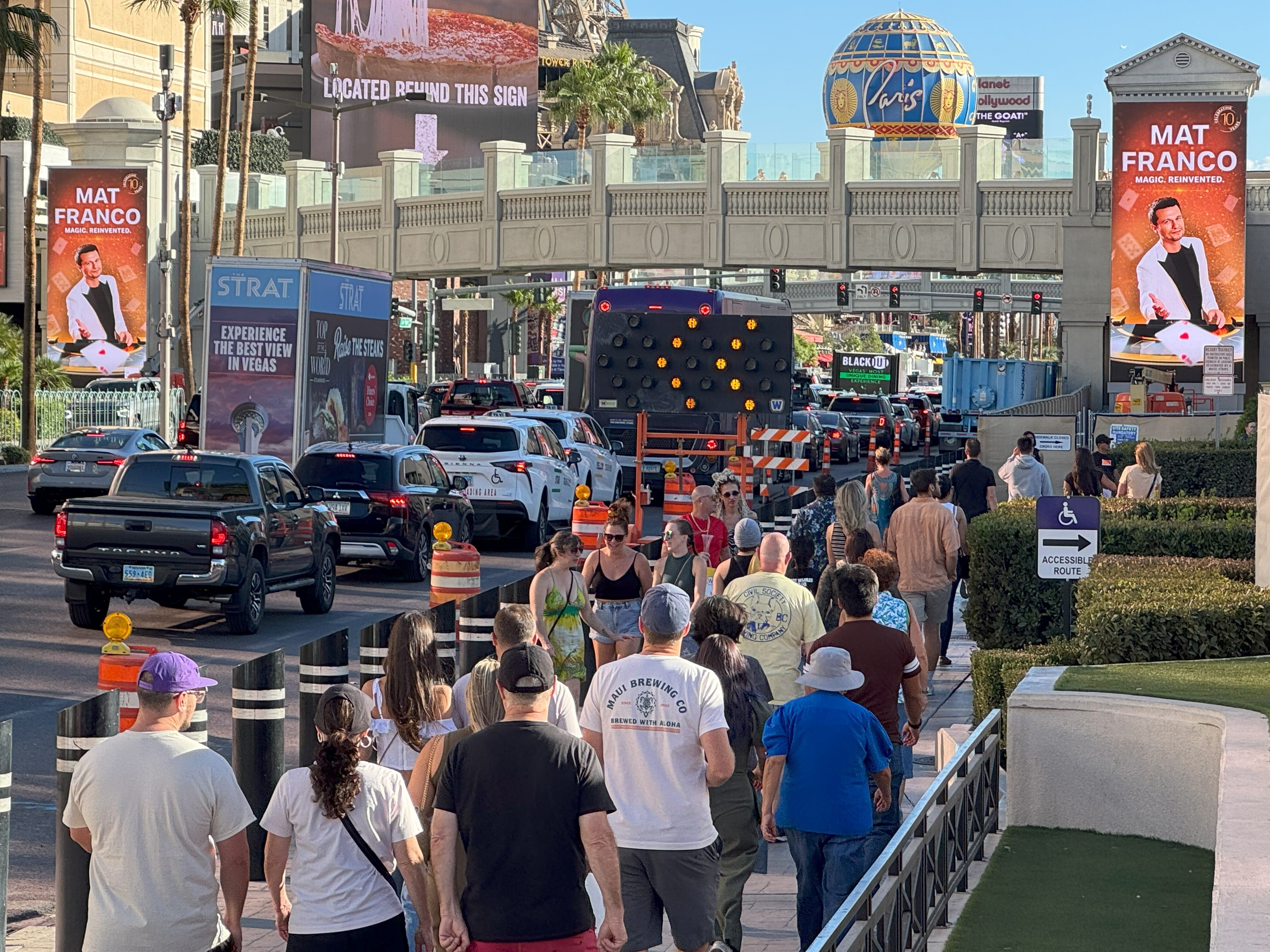 Mat Franco_CaesarsCromwell_SpotlightOutdoor