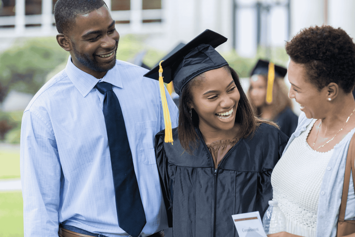 Top 3 Digital Out-of-Home Strategies for Moms, Dads and Grads Advertisers