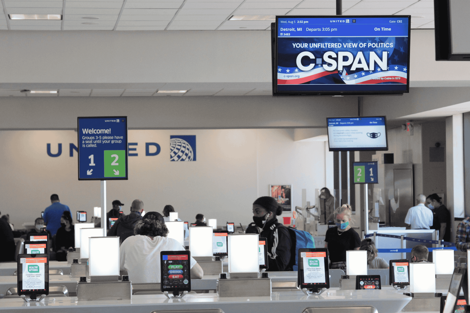airport digital screens high-traffic environments