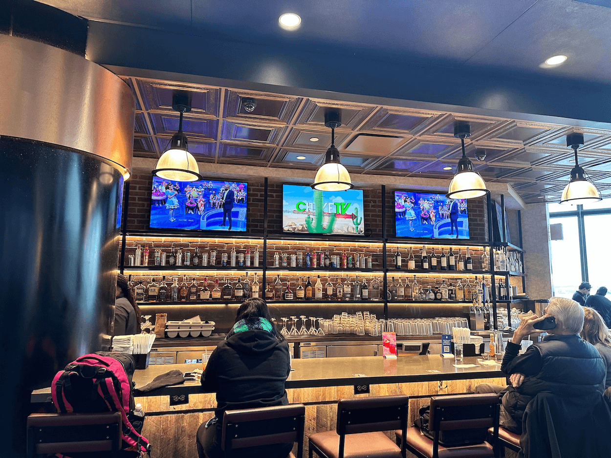 bars and restaurants digital screens