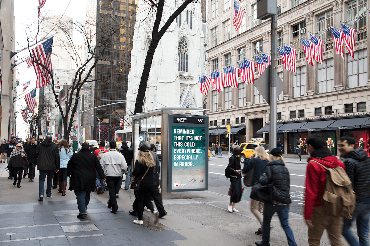 bus shelter_49th street_5th avenue screens dooh cmp