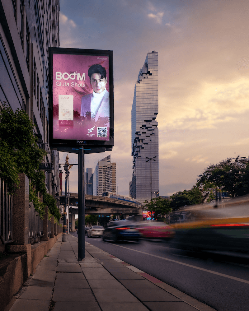 digital screens and media attract consumer 