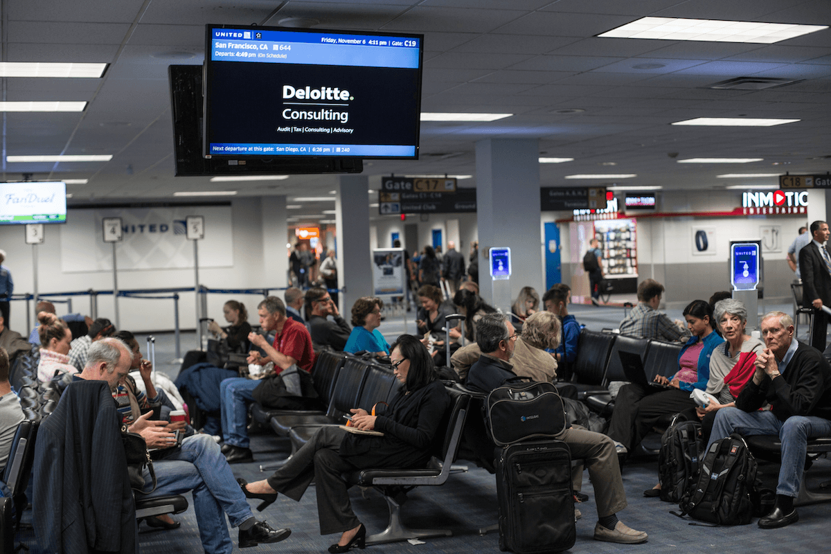 digital screens dooh media