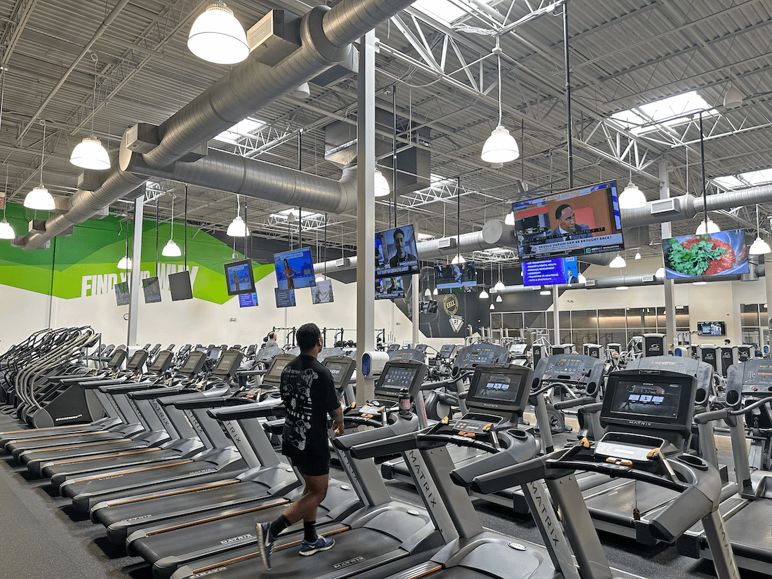 digital screens gyms location engaging consumers drs- health & fitness