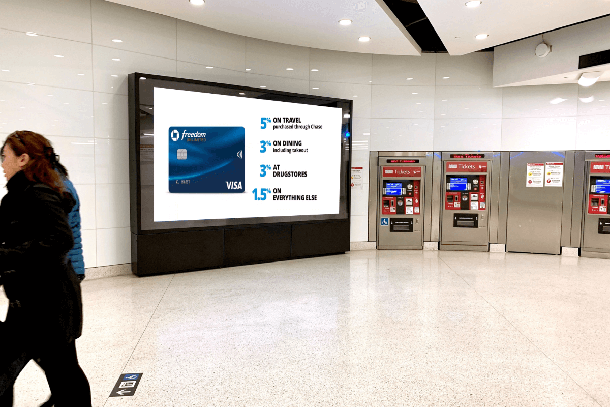 digital screens transit subway
