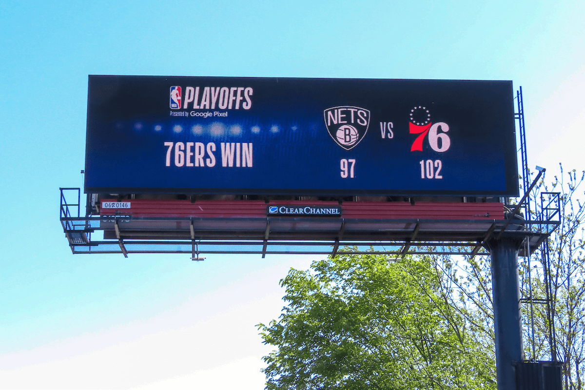 dooh dynamic creative campaigns screens