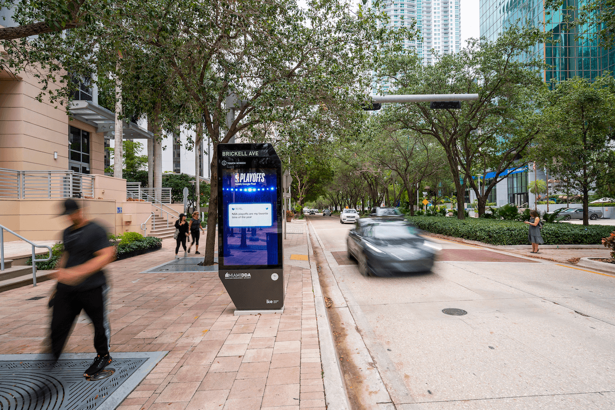 dooh dynamic creative campaigns