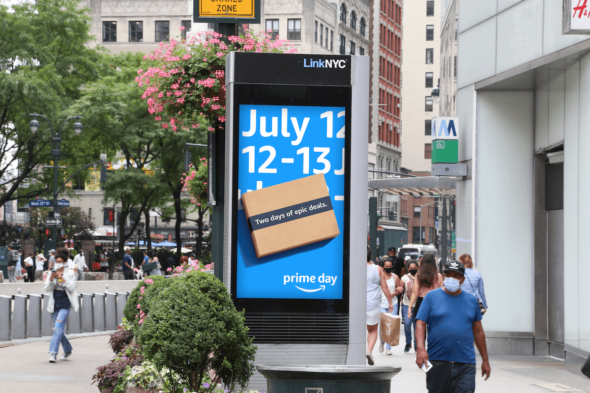 dooh dynamic creative screens campaigns