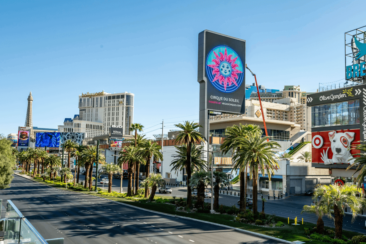 las vegas strip_new tradition