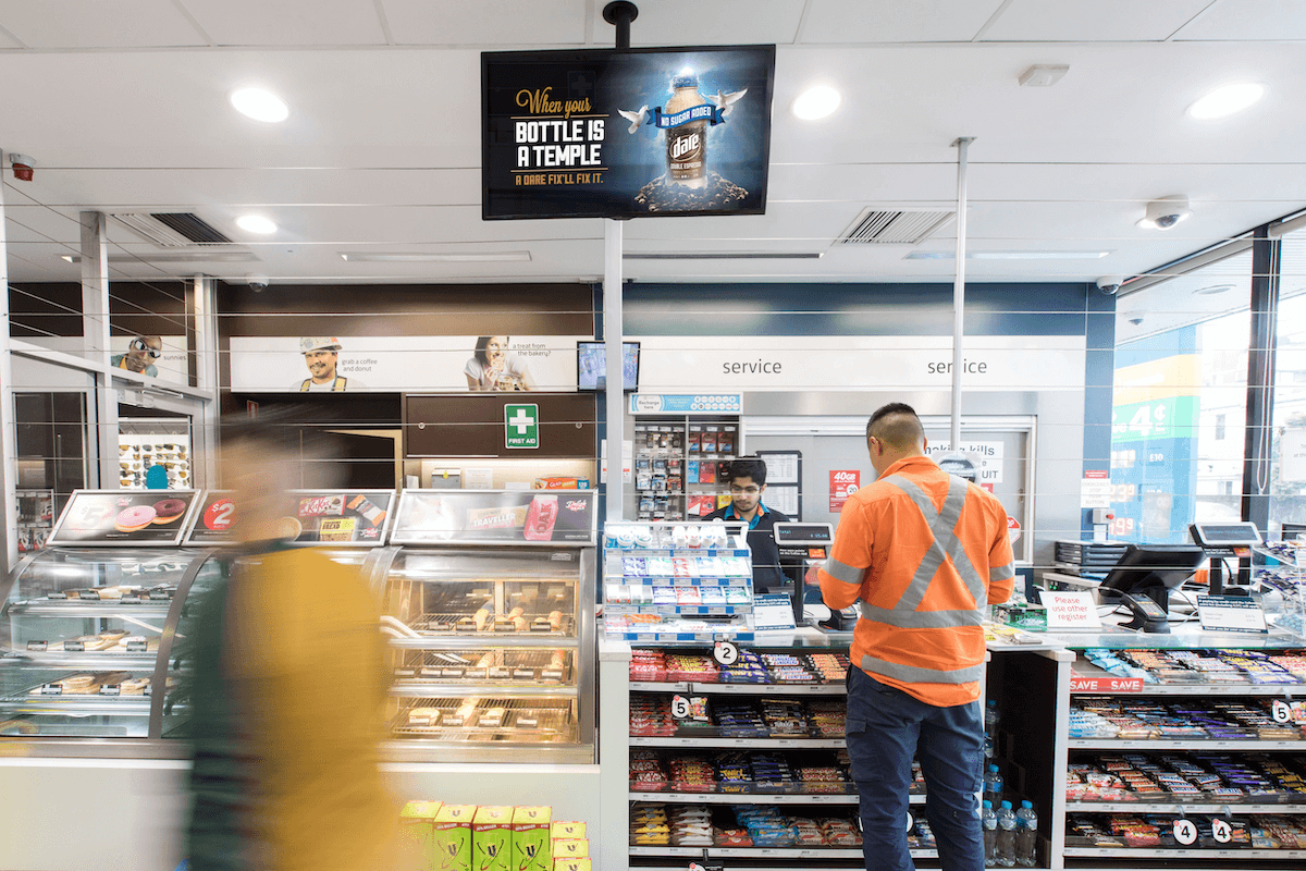 motiogo screens convenience stores marketing 