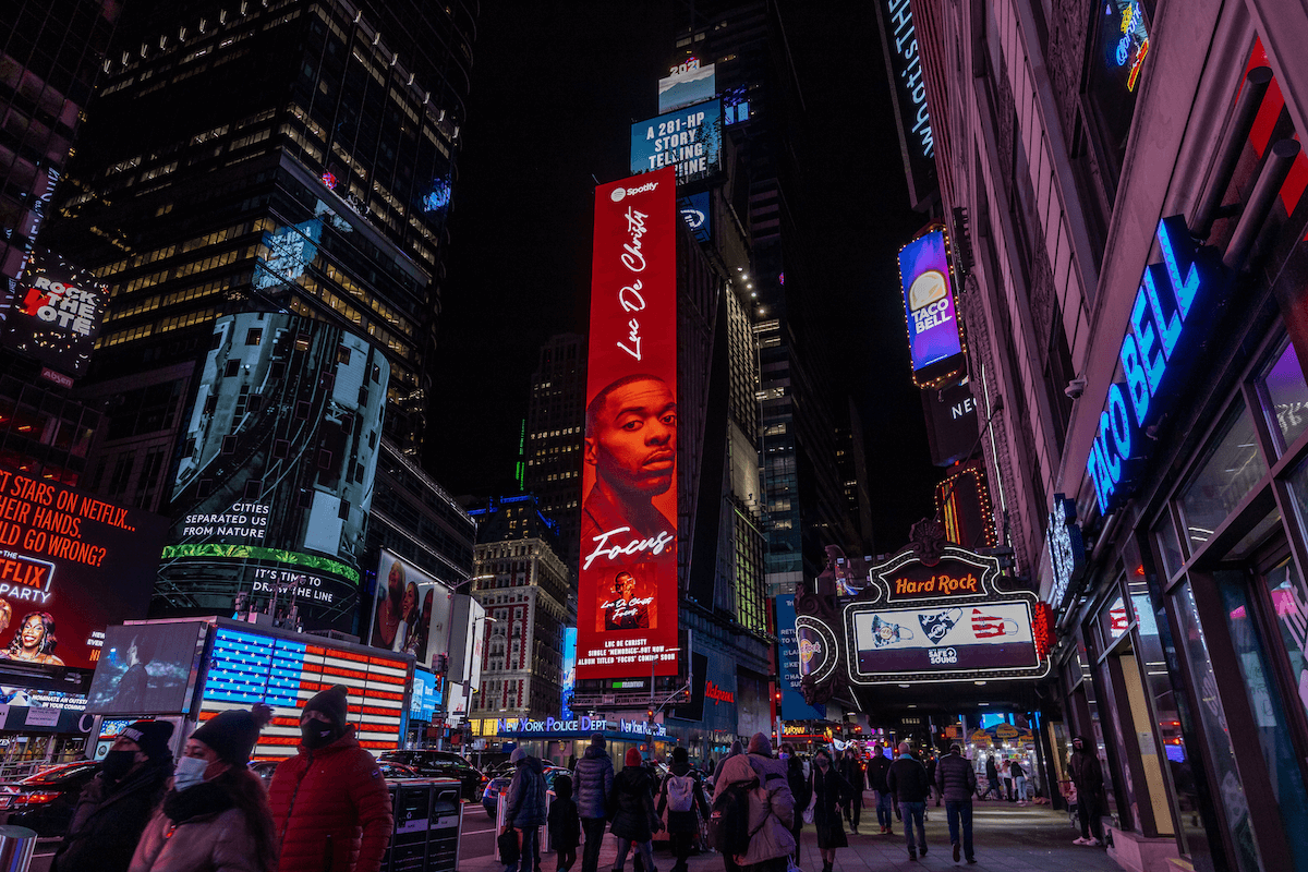 new tradition times square screens dooh