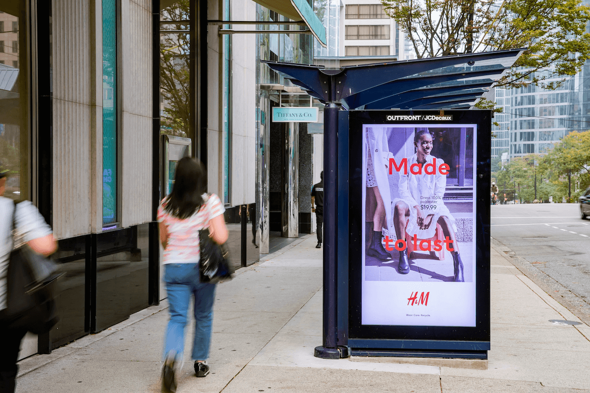 outdoor digital screens attract consumer vancouver