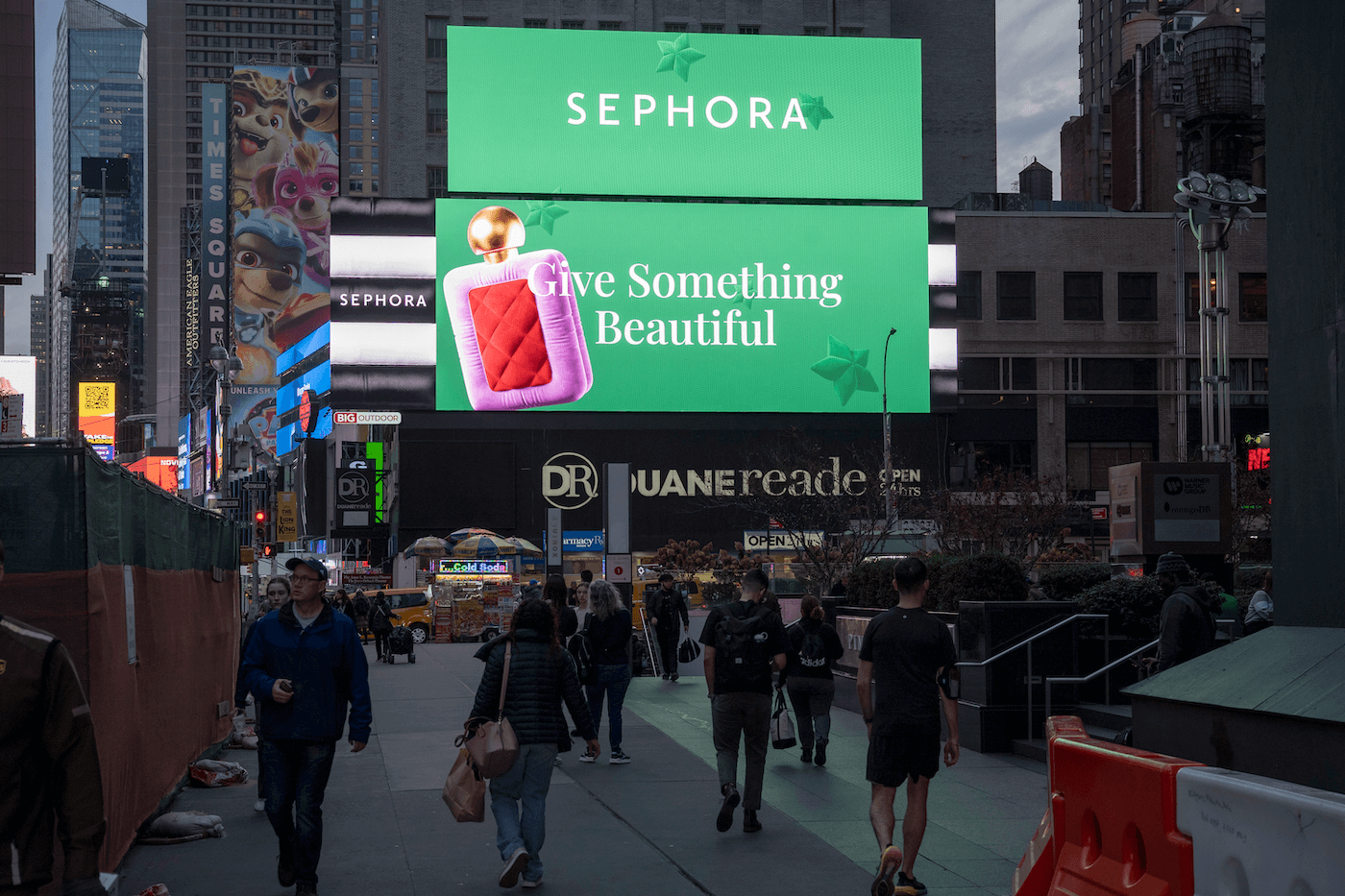 sephora holiday_approach dooh space