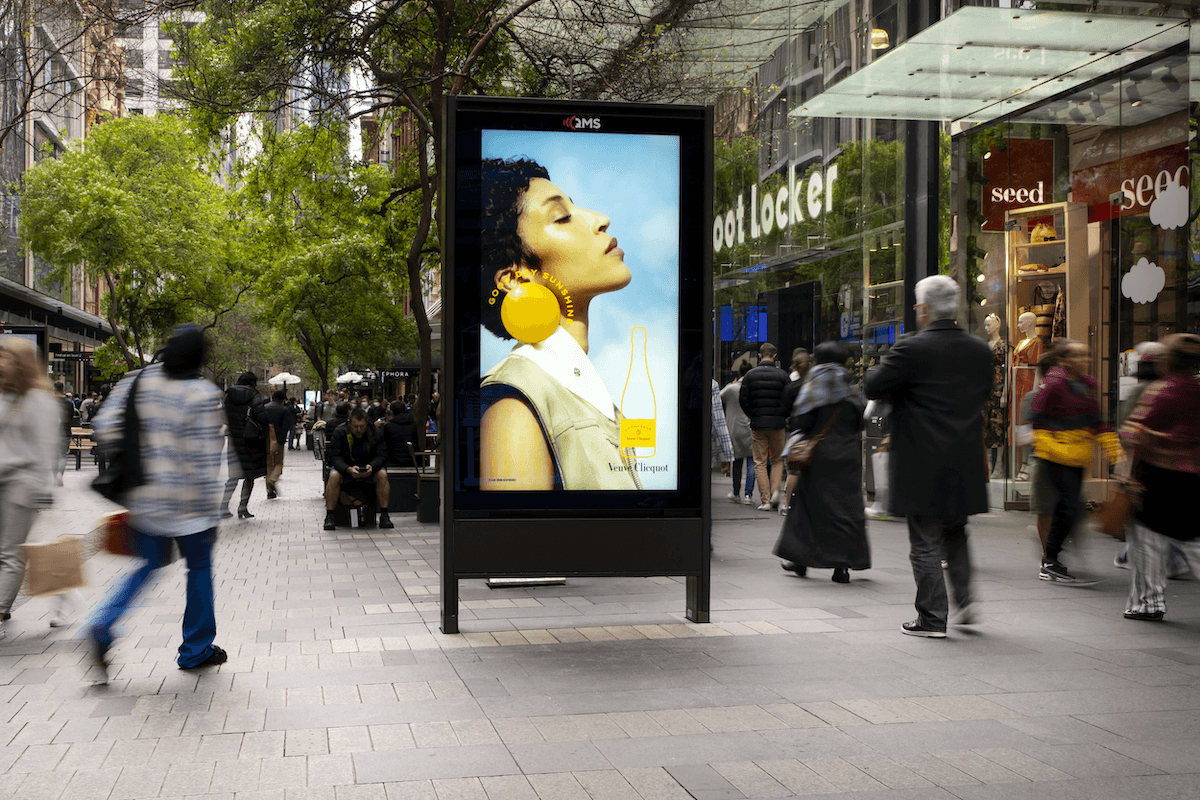 urban panels outdoor digital screens attract consumer